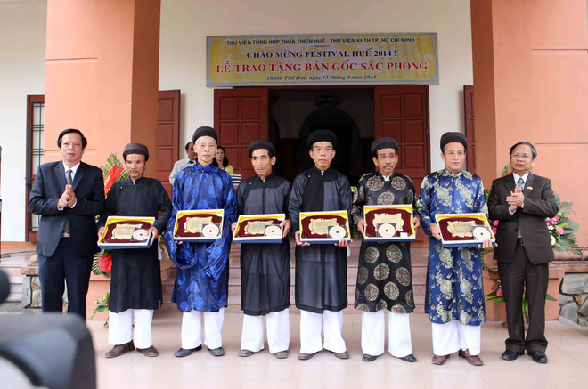 [Photo] Lễ trao tặng bản gốc Sắc phong tại Thừa Thiên-Huế ảnh 4