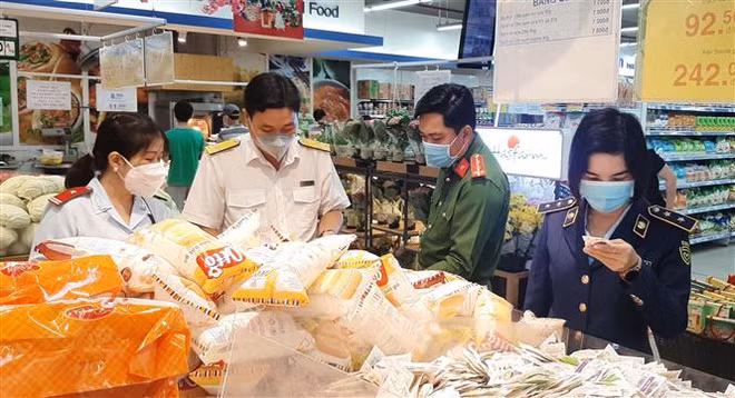 Cao điểm chống buôn lậu, gian lận thương mại và hàng giả dịp Tết 2023 ảnh 2