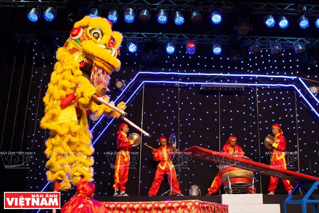 Người đưa nghệ thuật múa lân-sư-rồng Việt Nam ra thế giới ảnh 2