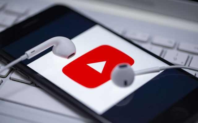 YouTube cho phép một số người sáng tạo kiếm tiền từ video COVID-19 ảnh 1
