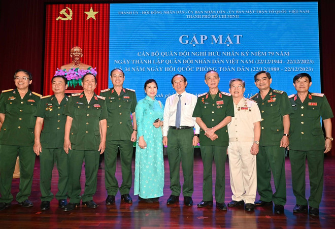 tphcm-gap-mat-tuong-linh-quan-doi-nghi-huu-2-5850.jpg