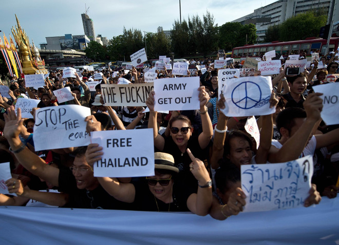 Thái Lan: Phong trào chống đảo chính tính lập trụ sở ở Phương Tây ảnh 1