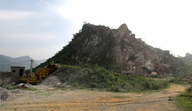 Vụ sập mỏ đá tại Phú Thọ: Đã tìm thấy xác nạn nhân đầu tiên ảnh 1