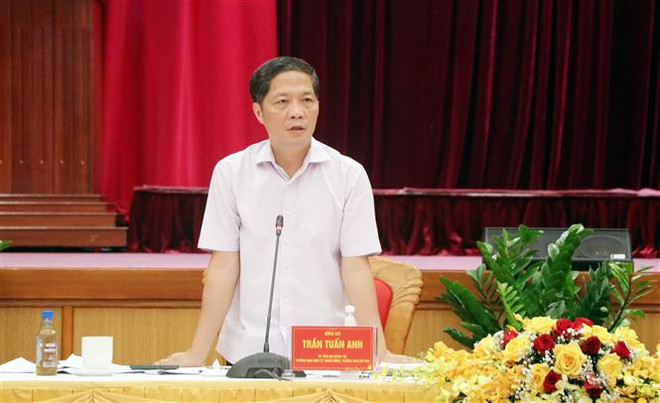 Ủy viên Bộ Chính trị, Trưởng Ban Kinh tế Trung ương Trần Tuấn Anh phát biểu tại hội nghị. (Ảnh: Văn Đức/TTXVN) Nghị quyết đi vào cuộc sống làm thay đổi diện mạo tỉnh Quảng Ninh ảnh 1
