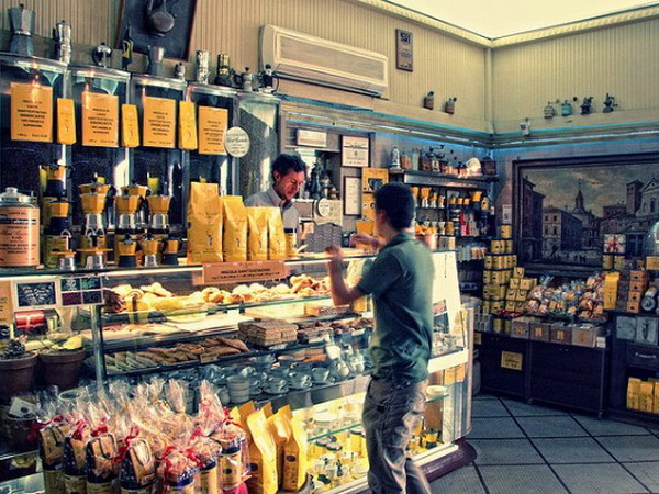 Hơn 9 triệu người Italy gặp khó khăn trong chi tiêu cuộc sống ảnh 1