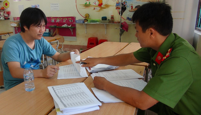 Bắt giữ khẩn cấp 12 đối tượng cá độ bóng đá hàng nghìn tỷ đồng ảnh 1