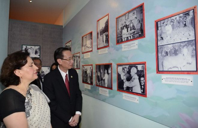 Khai mạc triển lãm ảnh “Ấn Độ-Việt Nam: Vì Hòa bình và Phát triển” ảnh 1