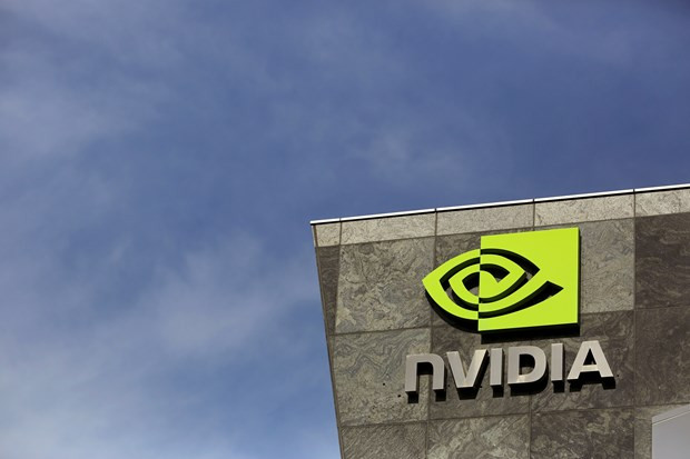 Giá cổ phiếu của Nvidia tăng khoảng 25% trong tuần trước. (Nguồn: Reuters) Nvidia - nhà sản xuất chip đầu tiên gia nhập "câu lạc bộ 1.000 tỷ USD" ảnh 1