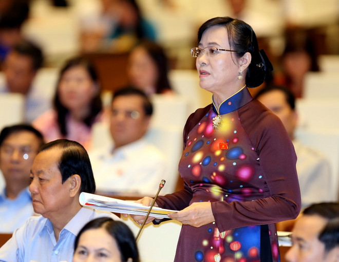 Đại biểu Quốc hội Thành phố Hồ Chí Minh Nguyễn Thị Quyết Tâm phát biểu ý kiến. (Ảnh: Phạm Kiên/TTXVN) Quốc hội thảo luận về tình hình kinh tế-xã hội và dùng vốn ODA ảnh 1