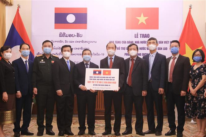 Việt Nam hỗ trợ khẩn cấp Lào ứng phó đợt dịch COVID-19 mới ảnh 2