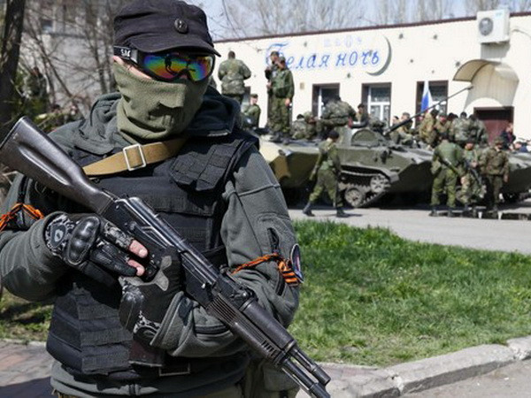 OSCE tìm cách phóng thích con tin bị bắt ở Đông Ukraine ảnh 1