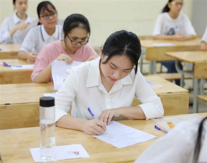 Hà Nội tuyển 72.000 học sinh vào lớp 10 trung học phổ thông công lập ảnh 1