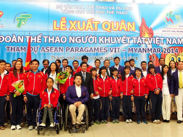 Đoàn điền kinh tham dự Para Games 7 tại lễ xuất quân. (Nguồn: TTXVN) Đoàn Việt Nam sẵn sàng tham gia thi đấu tại Para Games 7 ảnh 1