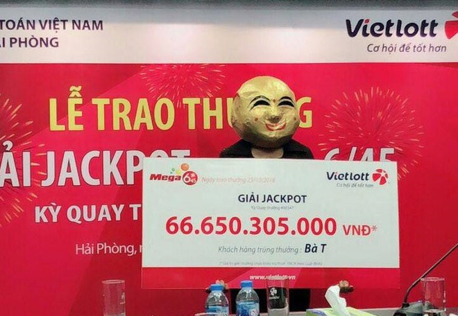 Nữ khách hàng ở Quảng Ninh lĩnh thưởng giải Jackpot 66,6 tỷ đồng ảnh 1