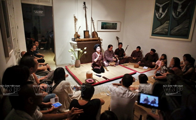 Chuyện xẩm - không gian thuần chất của âm nhạc truyền thống ảnh 1