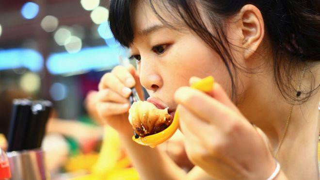 (Nguồn: Getty Images) Chế độ ăn đang đưa 11 triệu người đến cái chết sớm mỗi năm ảnh 1