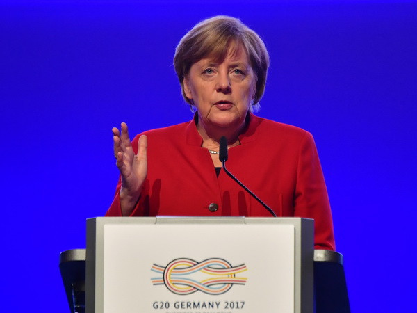 Thủ tướng Đức hứa hẹn hỗ trợ Pháp giảm tỷ lệ thất nghiệp ở giới trẻ ảnh 1