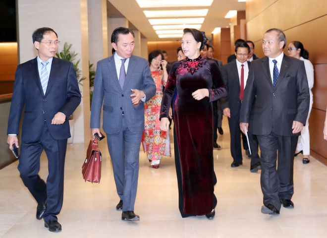 Chủ tịch Quốc hội tiếp đoàn các Trưởng cơ quan đại diện Việt Nam ảnh 2