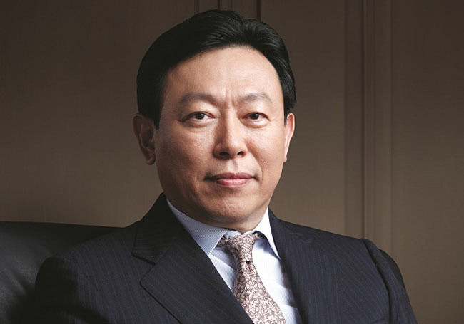 Chủ tịch tập đoàn Lotte của Hàn Quốc Shin Dong-Bin. (Nguồn: forbes.com) Chủ tịch Lotte thắng trong tranh giành quyền lực với cha và anh ảnh 1