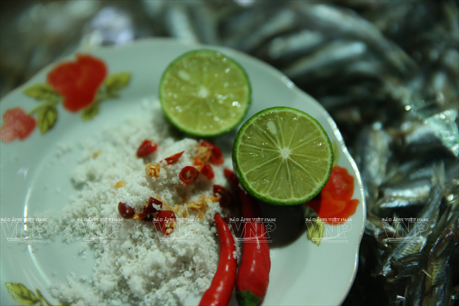 Thưởng thức món cá nướng tuyệt ngon từ sông Đà ảnh 5