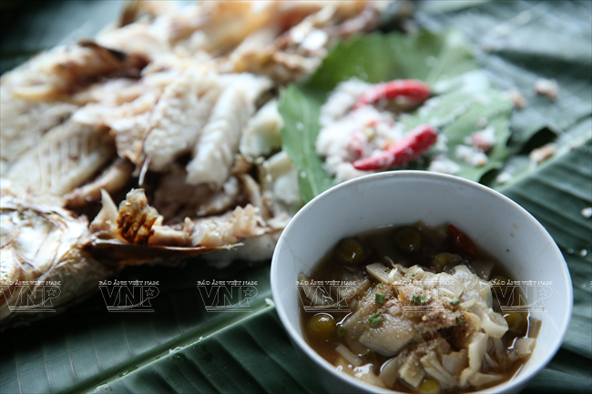 Thưởng thức món cá nướng tuyệt ngon từ sông Đà ảnh 6