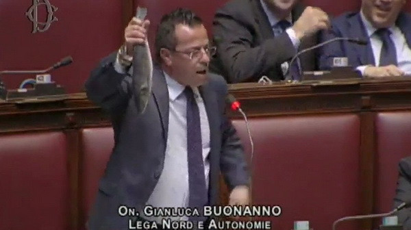 Italy: Nghị sỹ bị phạt, phải đăng tải bản án của mình lên Facebook ảnh 1