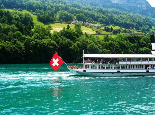 Khách quốc tế đến Thụy Sĩ gia tăng mua sắm trở lại ảnh 1