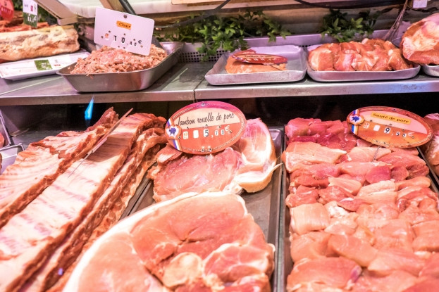 Hai doanh nghiệp lớn của Pháp "tẩy chay" thịt lợn trong nước ảnh 1