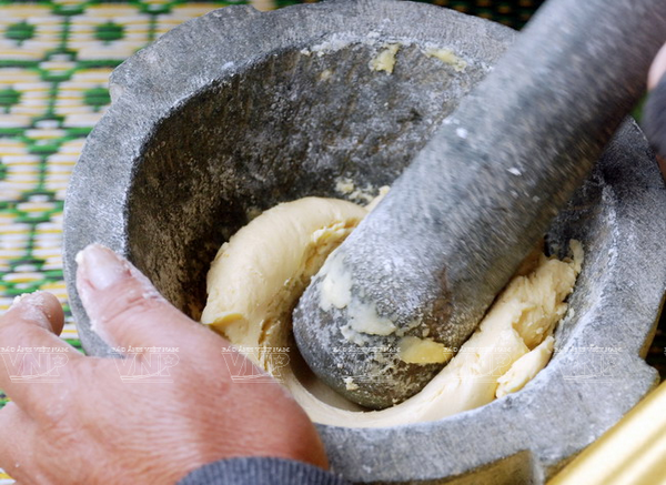 Lễ vật bánh củ gừng mang tới ấm no hạnh phúc cho người Chăm ảnh 2