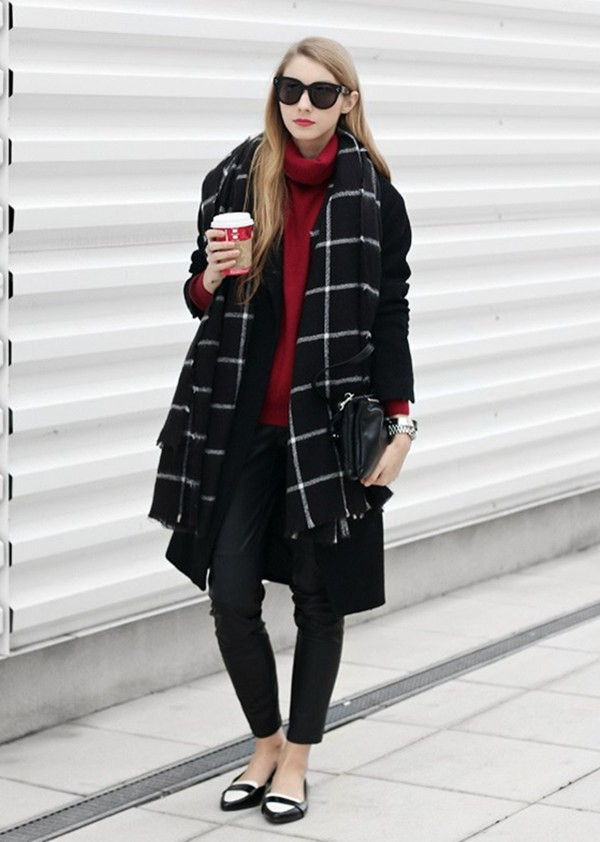 Khăn quàng khổ lớn giữ ấm cho các cô nàng trong ngày Đông giá rét ảnh 1