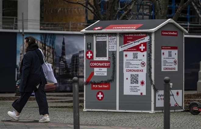 EMA: Còn quá sớm để quyết định tiêm mũi vaccine tăng cường thứ hai ảnh 1