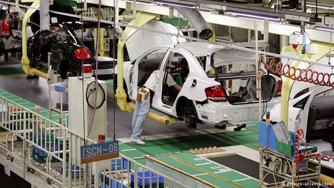 Nhiều doanh nghiệp Nhật bị tác động bởi đồng yen sụt giá ảnh 1