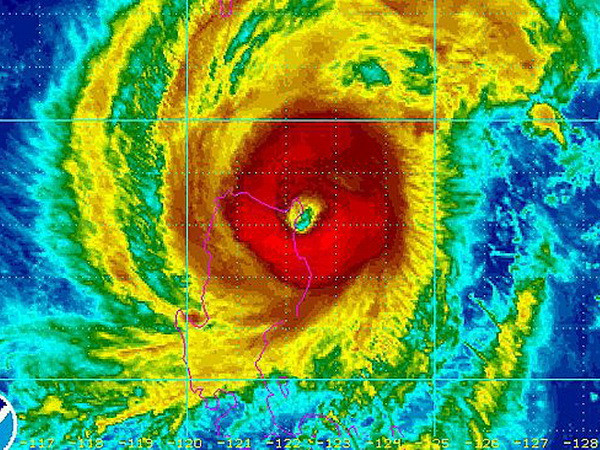 Bão Krosa đã mạnh thêm và đi nhanh vào biển Đông ảnh 1