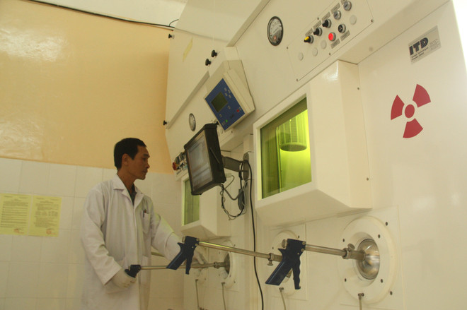 Phụ cấp 70% lương cho người làm việc trong môi trường bức xạ ảnh 1