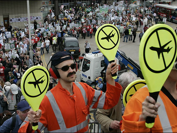 Bãi công của nhân viên an ninh diễn ra tại nhiều sân bay ở Đức ảnh 1