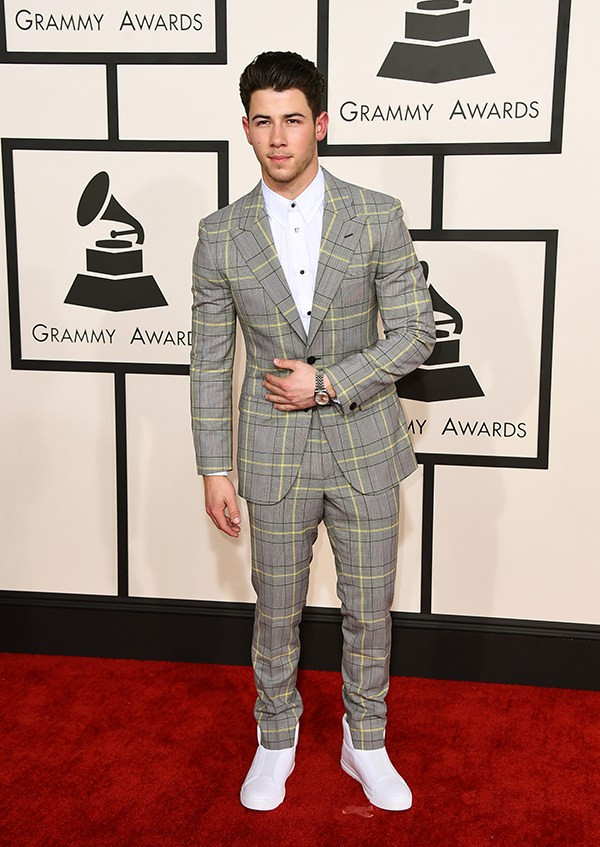 Muôn vẻ thời trang được các "sao" phô diễn trên thảm đỏ Grammy 2015 ảnh 19