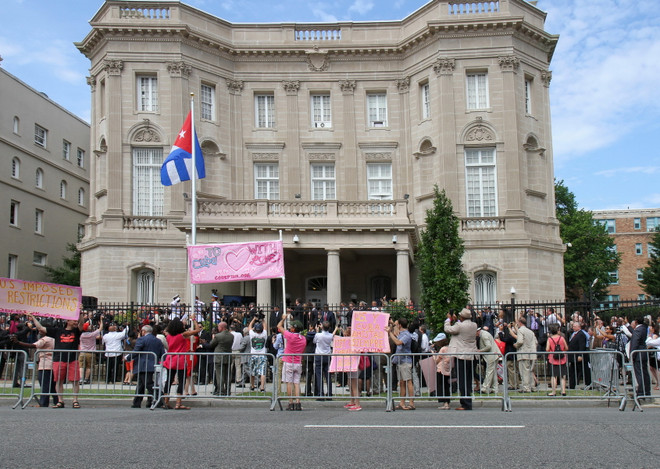 Đa số người dân Mỹ ủng hộ bình thường hóa quan hệ với Cuba ảnh 1