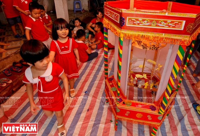 "Học trộm" nghề làm đèn kéo quân truyền thống ở Cao Viên ảnh 12