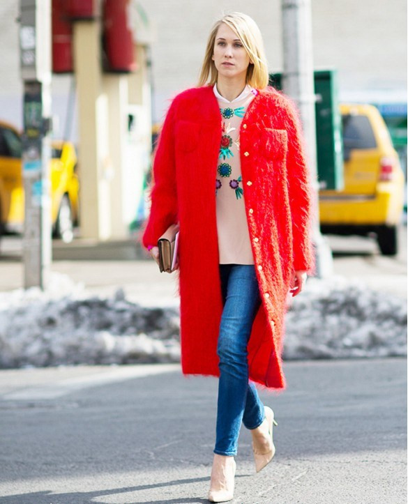 Màu của mùa Đông: Nổi bật với áo khoác dáng dài sặc sỡ ảnh 2