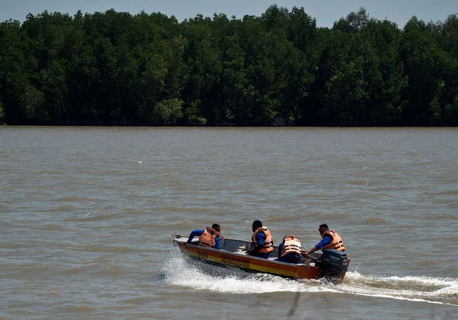 Cảnh sát Malaysia bắt giữ 24 người nhập cư bất hợp pháp ảnh 1