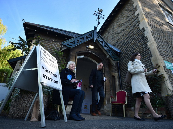 Cử tri Anh vẫn do dự trước quyết định "đi hay ở lại" EU ảnh 1