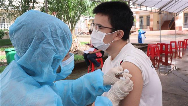 Bình Phước, Cà Mau triển khai tiêm vaccine do Bộ Y tế phân bổ ảnh 1