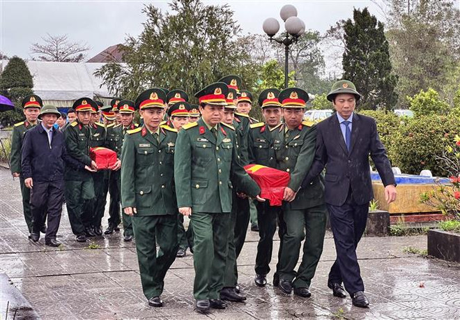 An táng 8 hài cốt liệt sỹ hy sinh trong kháng chiến chống Mỹ ảnh 2