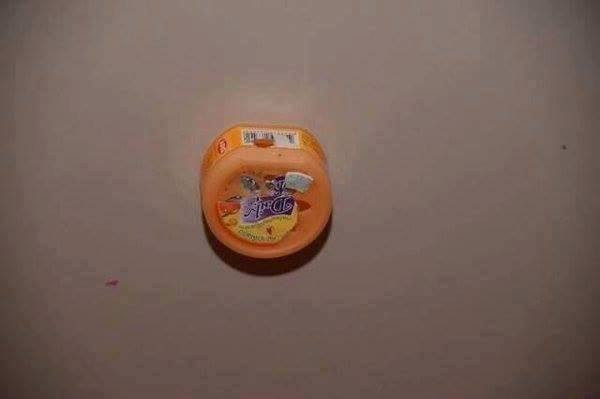 Phát hiện camera "giấu kín" trong nhà vệ sinh công cộng Thái Lan ảnh 2