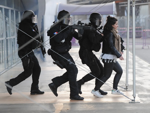 [Video] Pháp đứng trước nhiều khó khăn trước thềm khai mạc EURO ảnh 1