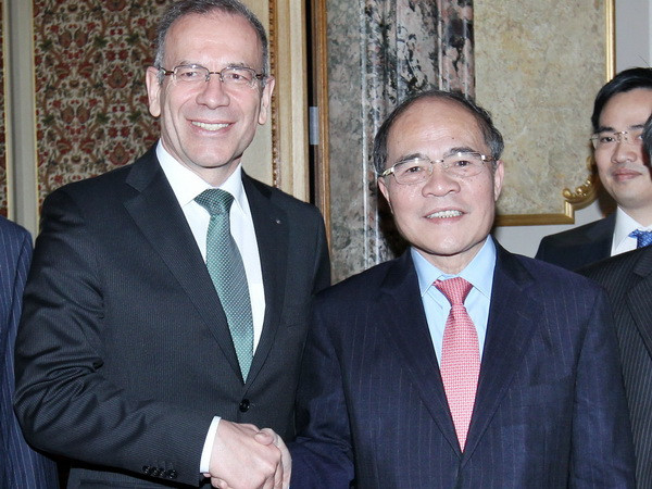  Chủ tịch Quốc hội hội kiến Chủ tịch Hội đồng Nhà nước Thụy Sĩ ảnh 1