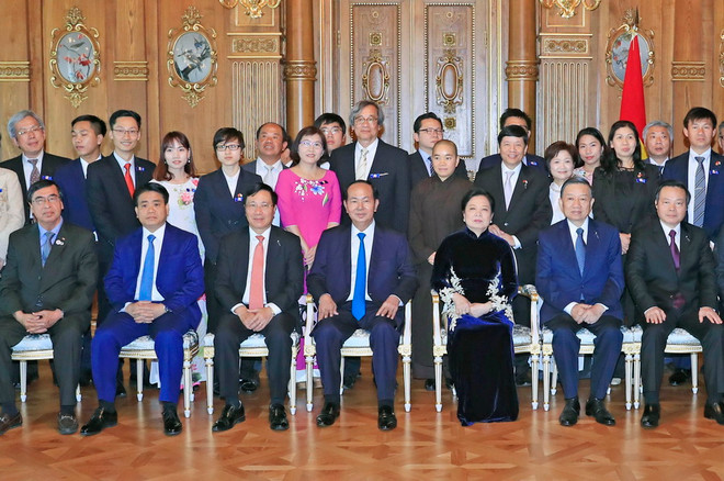 Chủ tịch nước gặp mặt cộng đồng người Việt Nam tại Nhật Bản ảnh 1