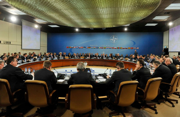 Đức đề nghị nối lại kênh đối thoại với Nga để giải quyết căng thẳng ảnh 1