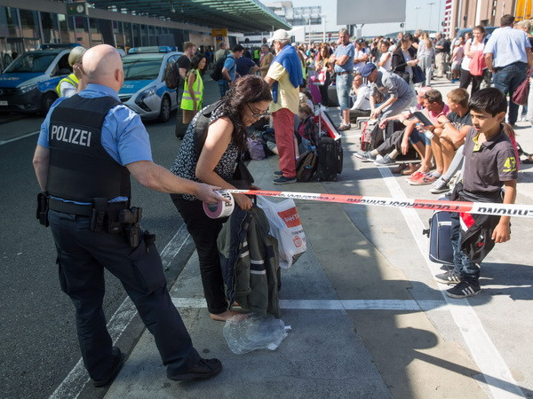 Tình báo Mỹ cung cấp thông tin trong vụ bắt 3 nghi can IS ở Đức ảnh 1