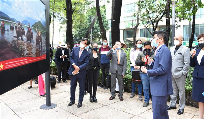 Khai mạc triển lãm “Việt Nam-Cuốn hút bất tận” tại Mexico ảnh 1